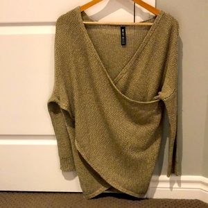 DESIGN LAB loose knit cross-over sweater, size small. Light khaki green.
